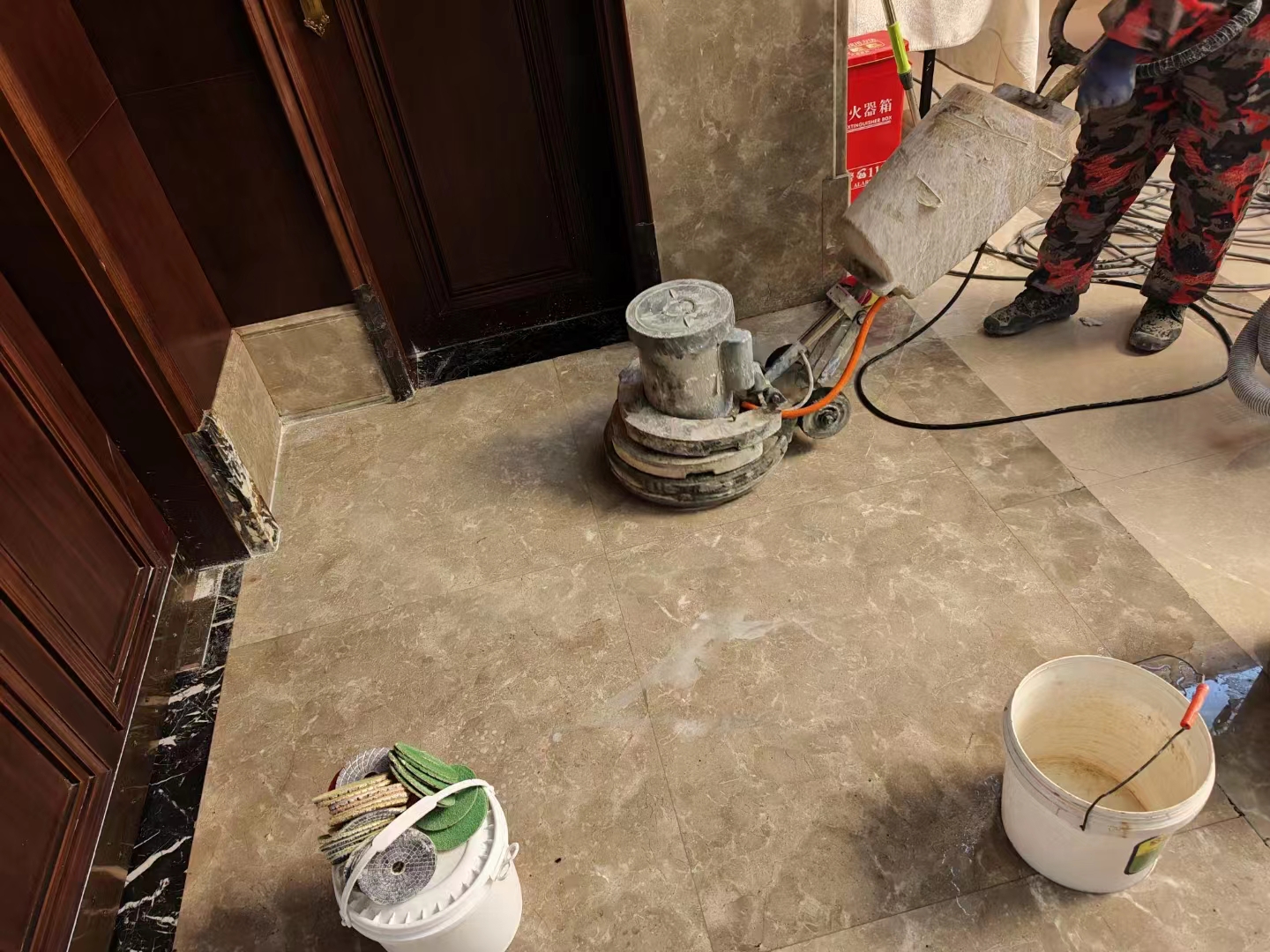 青岛瓷砖维修(青岛瓷砖市场在哪里)